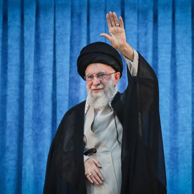 Le-guide-supreme-iranien-l-ayatollah-Ali-Khamenei-a-Teheran-le-4-juin-2025-2098626