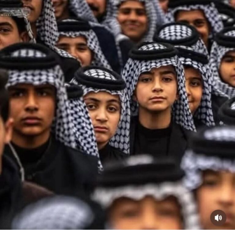 س